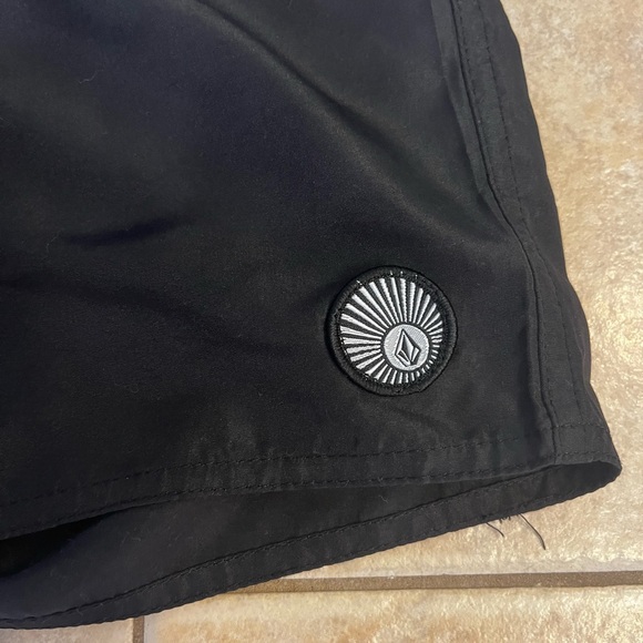Boys Volcom swim trunks - Picture 3 of 5
